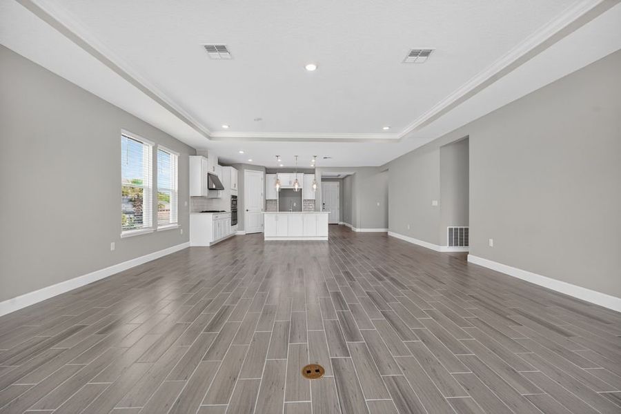 Spacious, unfurnished interior of a new home in Headwaters at Lofton Creek, Yulee (Image 20).