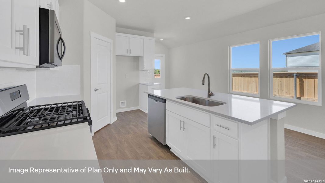 Furnished interior view inside a new home in Mayfair, New Braunfels (Image 8).
