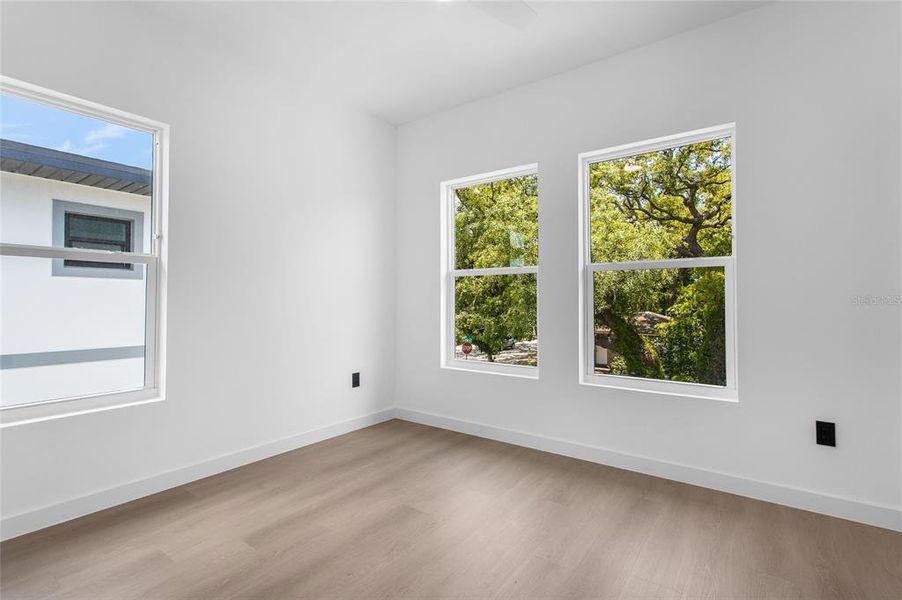 Spacious, unfurnished interior of a new home in , St. Petersburg (Image 21).