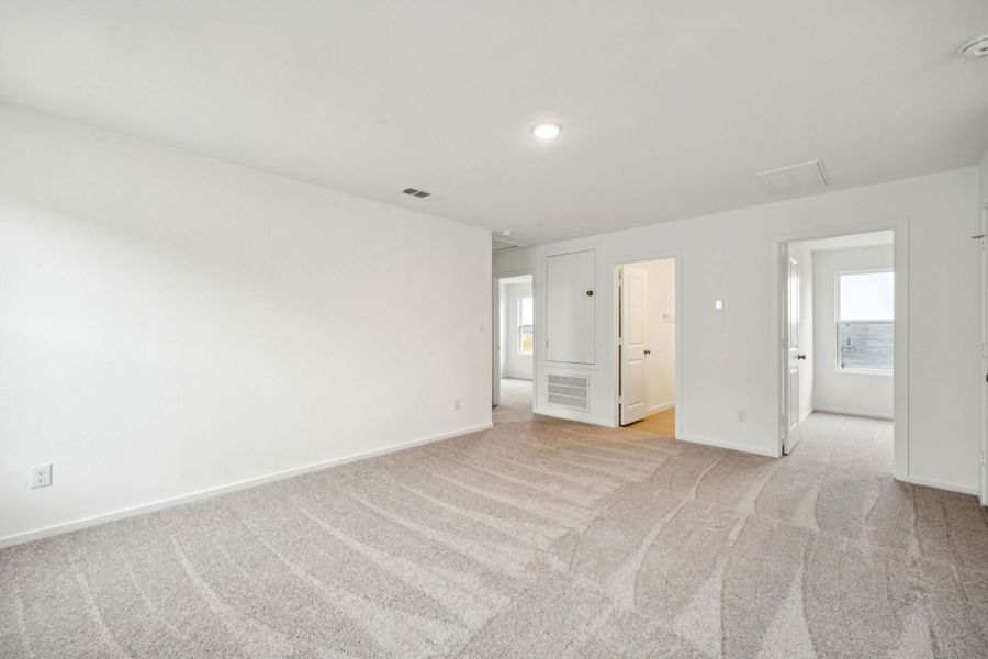 Spacious, unfurnished interior of a new home in Montgomery Bend, Montgomery (Image 22).