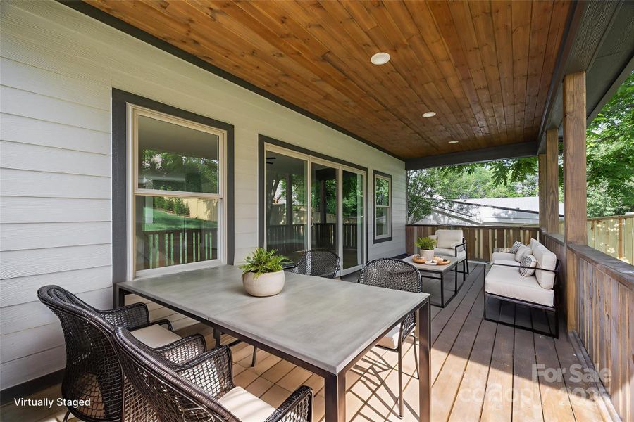 Spacious back deck Spacious back deck