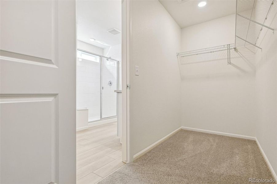 Spacious, unfurnished interior of a new home in Turnberry, Commerce City (Image 28).