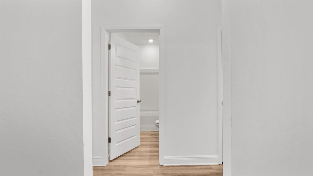 Spacious, unfurnished interior of a new home in Owl's Head Farms, Freeport (Image 16).