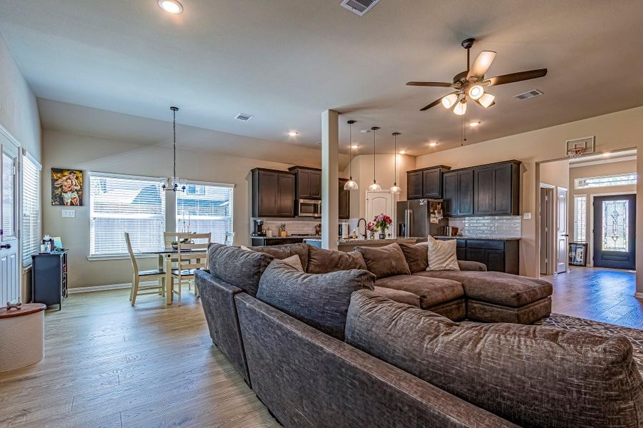 Furnished interior view inside a new home in , Conroe (Image 7).