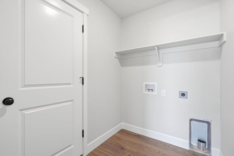 Representative unfurnished interior of a home built from the Laurel by MonteVista Homes in IronHorse, Prineville (Image 26).