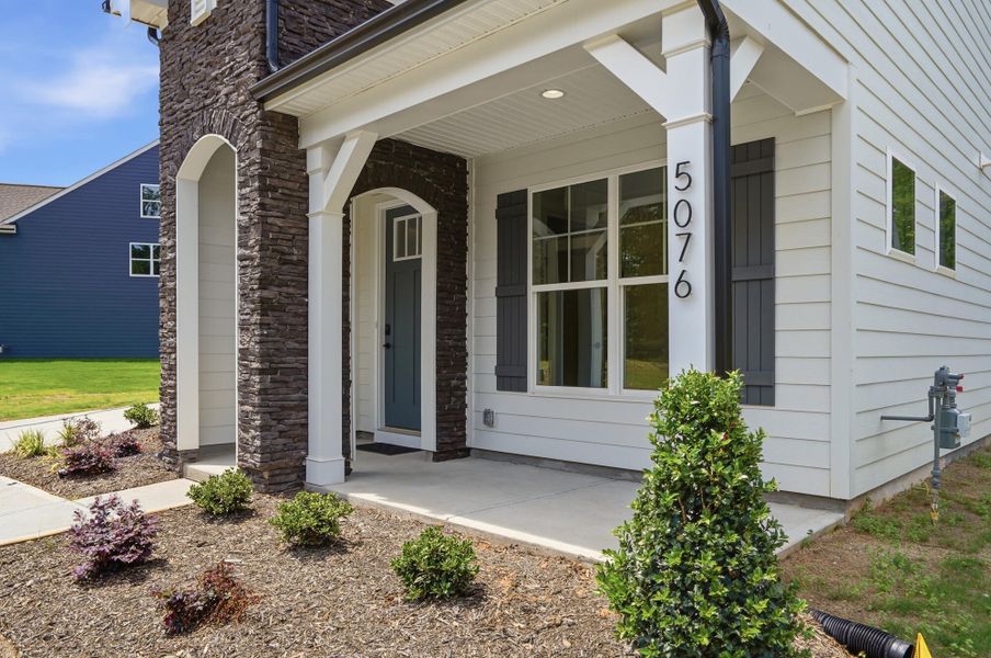 Exterior details and patio area of a home in Rone Creek, Waxhaw (Image 3).