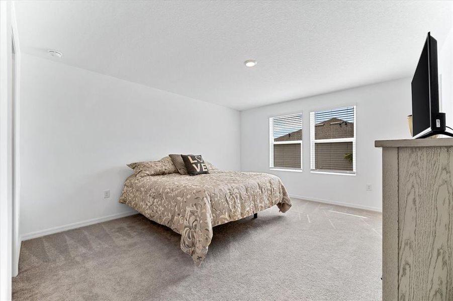 Furnished interior view inside a new home in , Sarasota (Image 39).