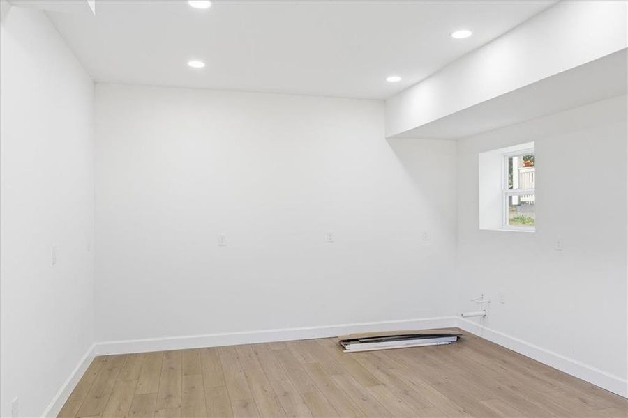 Spacious, unfurnished interior of a new home in , Atlanta (Image 46).