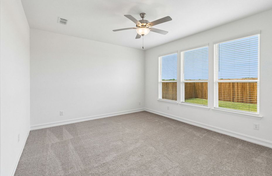 Spacious, unfurnished interior of a new home in Whitewing Trails, Princeton (Image 15).