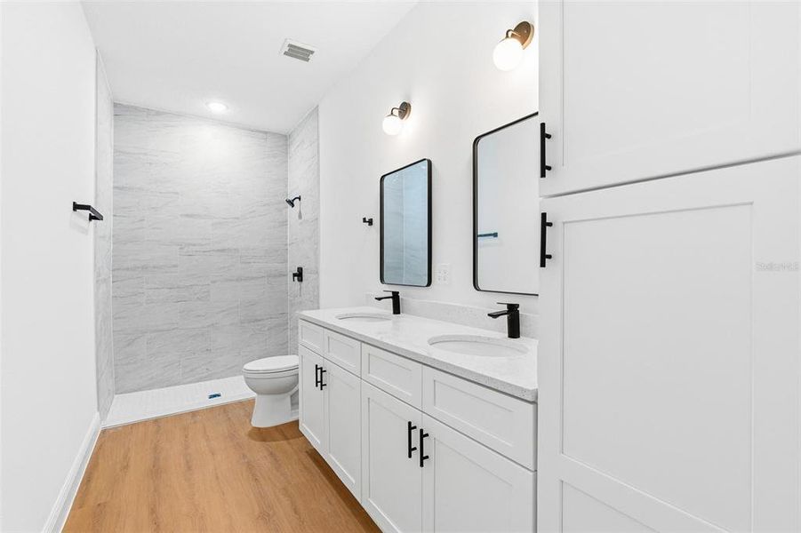 Furnished interior view inside a new home in , Ocala (Image 9).