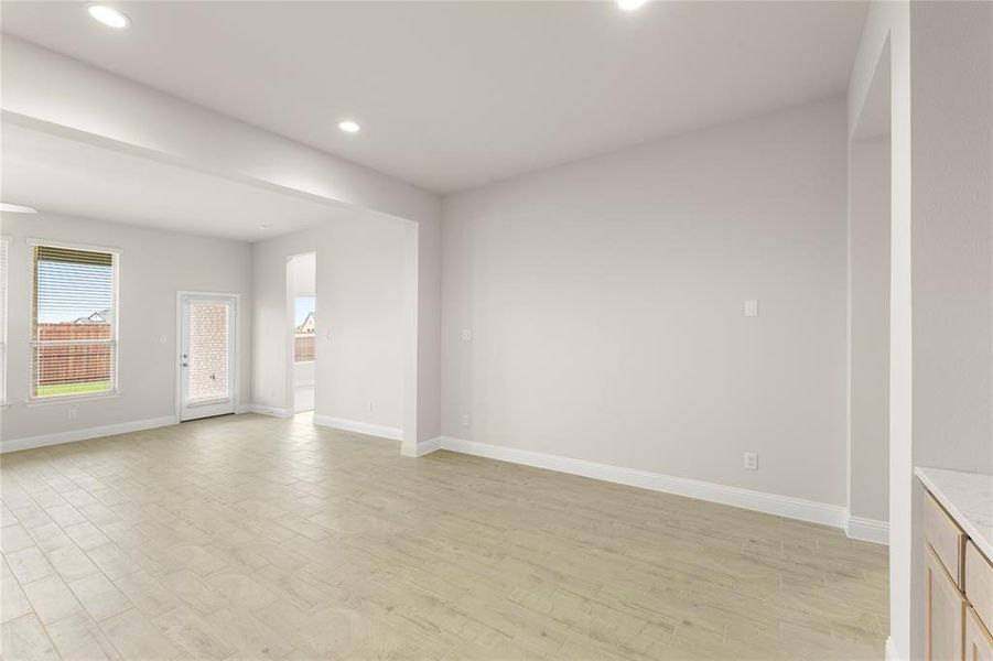 09. 1025 Goya - Dining