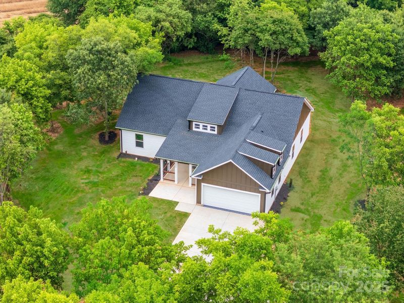 Image 36 of a home in .