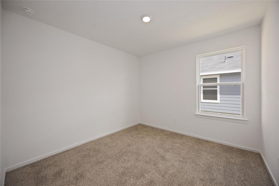 Spacious, unfurnished interior of a new home in Allison Park, Houston (Image 18).
