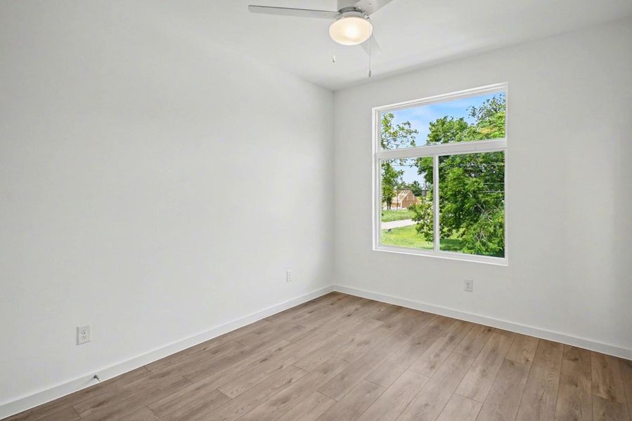 Spacious, unfurnished interior of a new home in , Houston (Image 10).