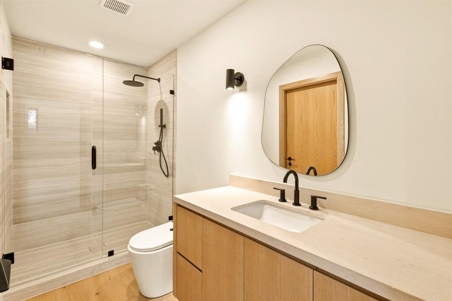 Furnished interior view inside a new home in , Dallas (Image 15).