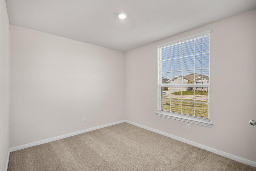 Spacious, unfurnished interior of a new home in Trails at Cochran Ranch, Waller (Image 16).