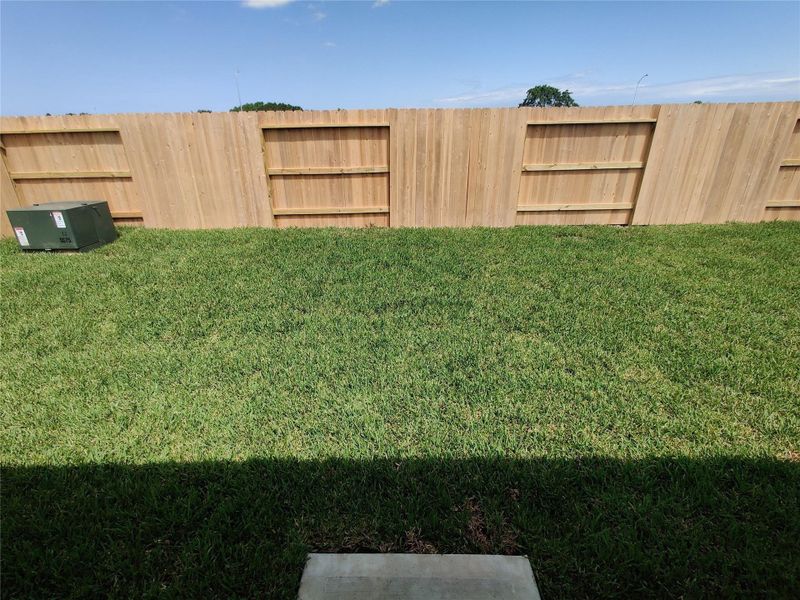 Exterior details and patio area of a home in Esperanza, Richmond (Image 3).