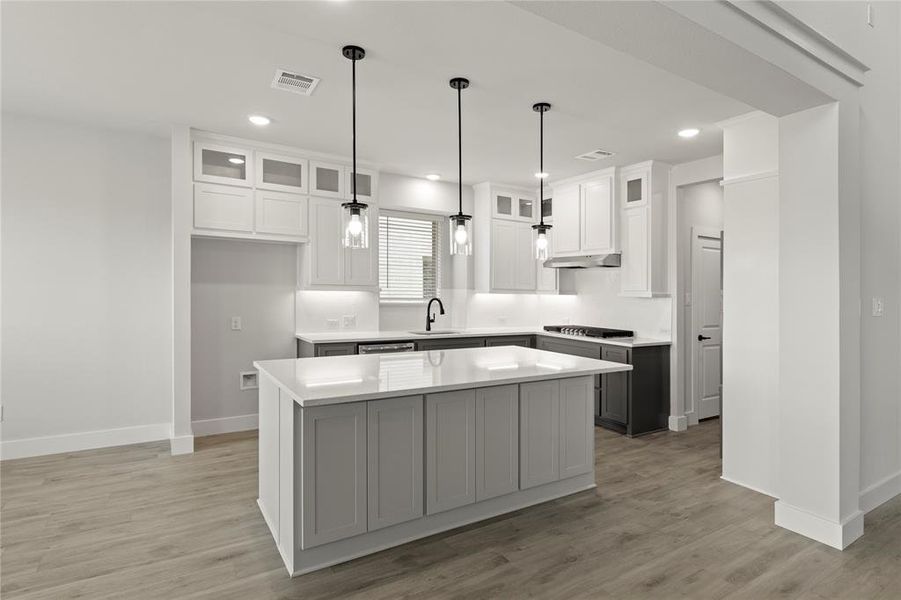 08. 2512 Rolling Hills - Kitchen (2) 08. 2512 Rolling Hills - Kitchen (2)