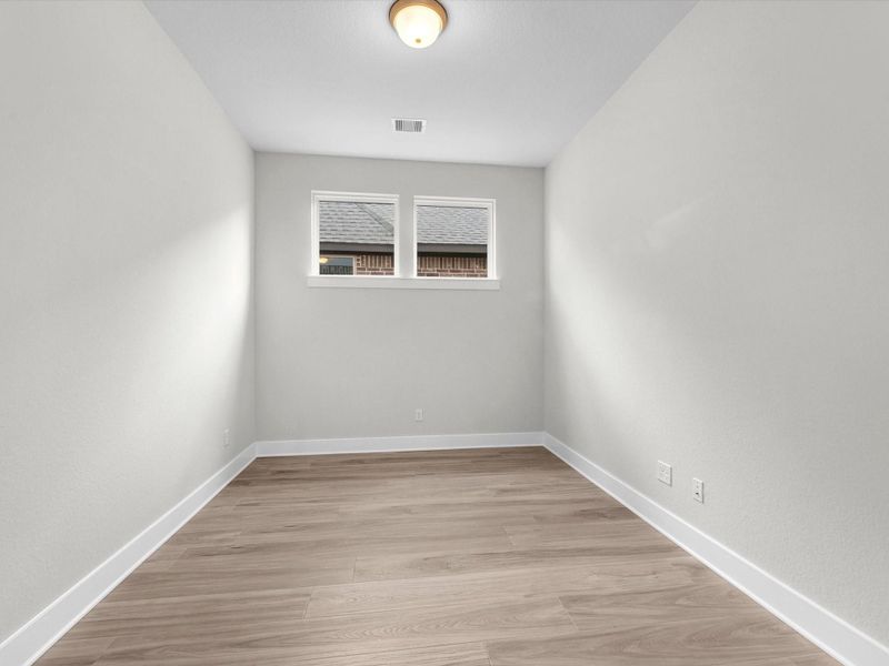 Spacious, unfurnished interior of a new home in Oakhill Reserve, Tomball (Image 23).