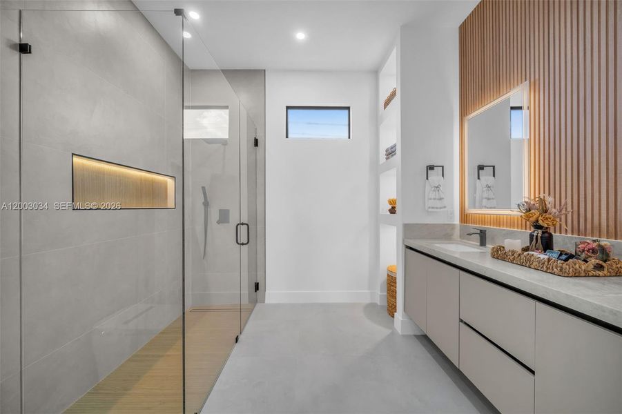 Furnished interior view inside a new home in , Cape Coral (Image 5).