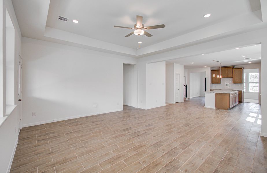 Spacious, unfurnished interior of a new home in Harmony Cove, Humble (Image 28).