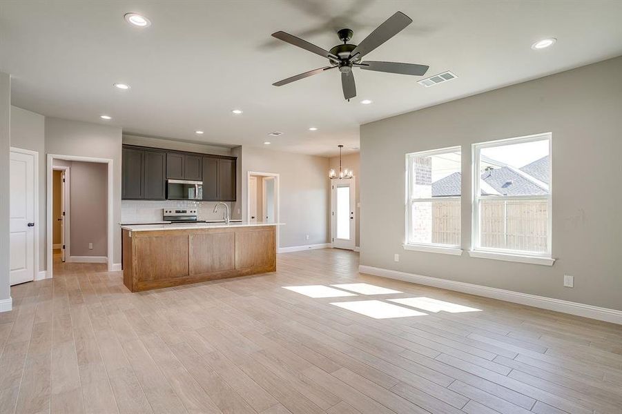 Spacious, unfurnished interior of a new home in , Palmer (Image 28).