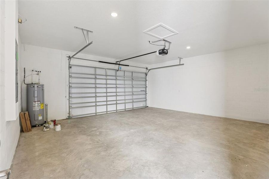 Spacious, unfurnished interior of a new home in Trinity Place, St. Cloud (Image 38).