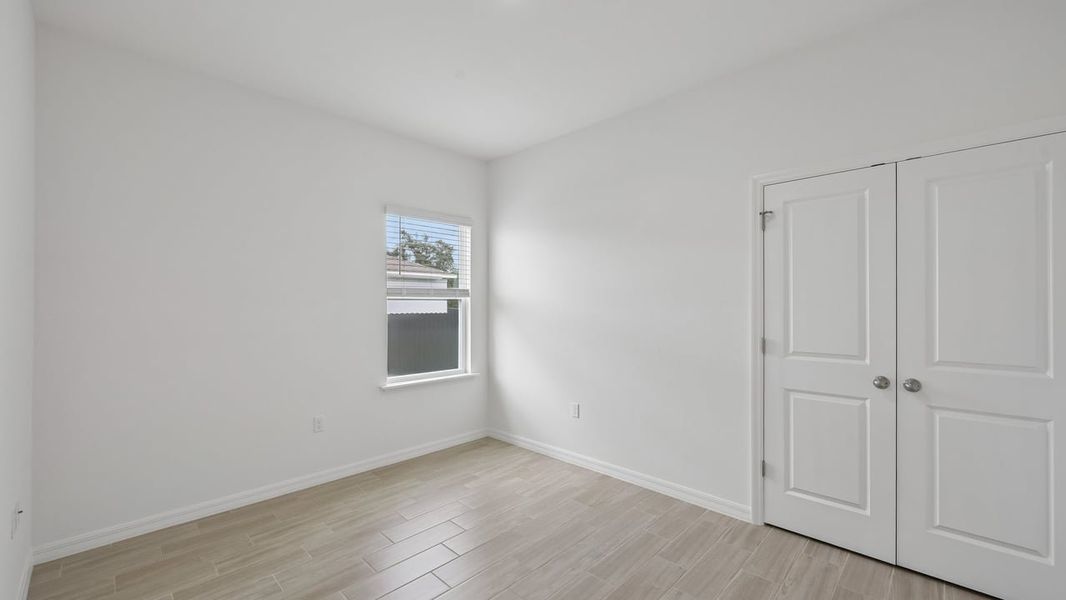 Spacious, unfurnished interior of a new home in Port Charlotte, Port Charlotte (Image 33).