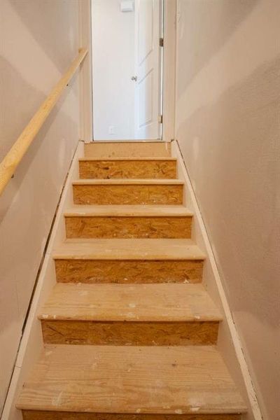 Spacious, unfurnished interior of a new home in Creekside Landing, Dallas (Image 21). Spacious, unfurnished interior of a new home in Creekside Landing, Dallas (Image 21).