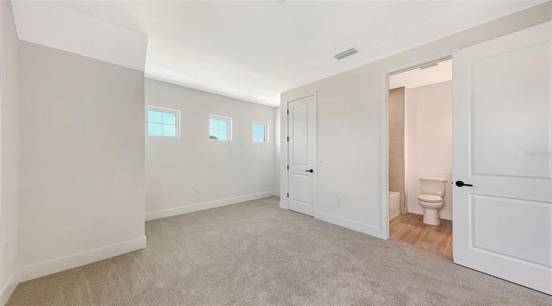 Spacious, unfurnished interior of a new home in Gracewater at Sarasota, Sarasota (Image 57). Spacious, unfurnished interior of a new home in Gracewater at Sarasota, Sarasota (Image 57).
