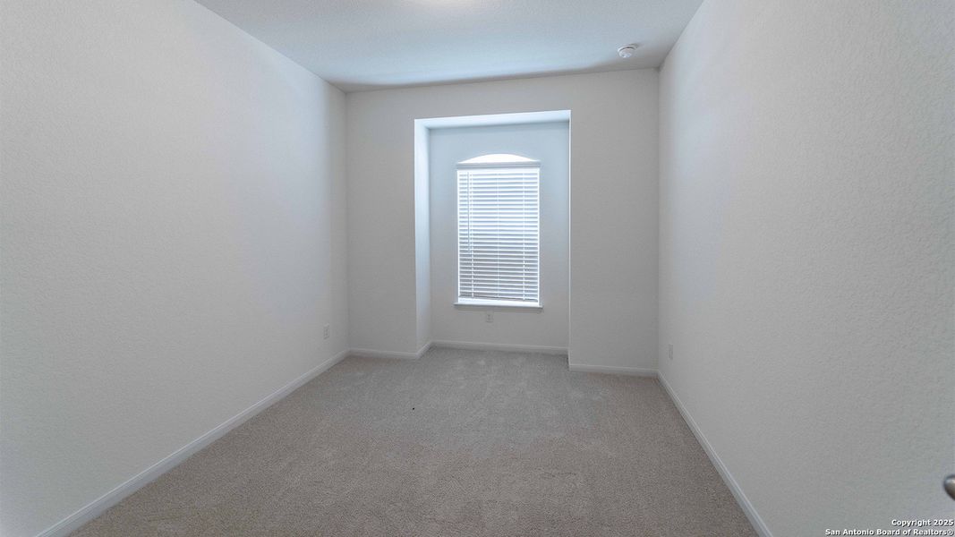 Spacious, unfurnished interior of a new home in Mesa Vista, Von Ormy (Image 11).