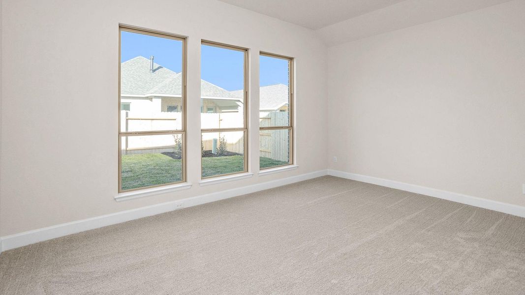 Spacious, unfurnished interior of a new home in Escondido 45', Magnolia (Image 10).