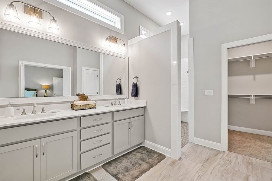 Pierre's Bay, Master Bathroom