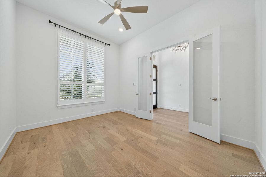 Spacious, unfurnished interior of a new home in Front Gate in Fair Oaks Ranch, Fair Oaks Ranch (Image 39). Spacious, unfurnished interior of a new home in Front Gate in Fair Oaks Ranch, Fair Oaks Ranch (Image 39).
