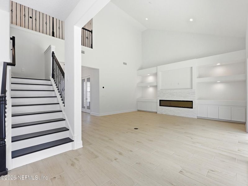 Spacious, unfurnished interior of a new home in Silver Landing At Silverleaf, St. Augustine (Image 44).