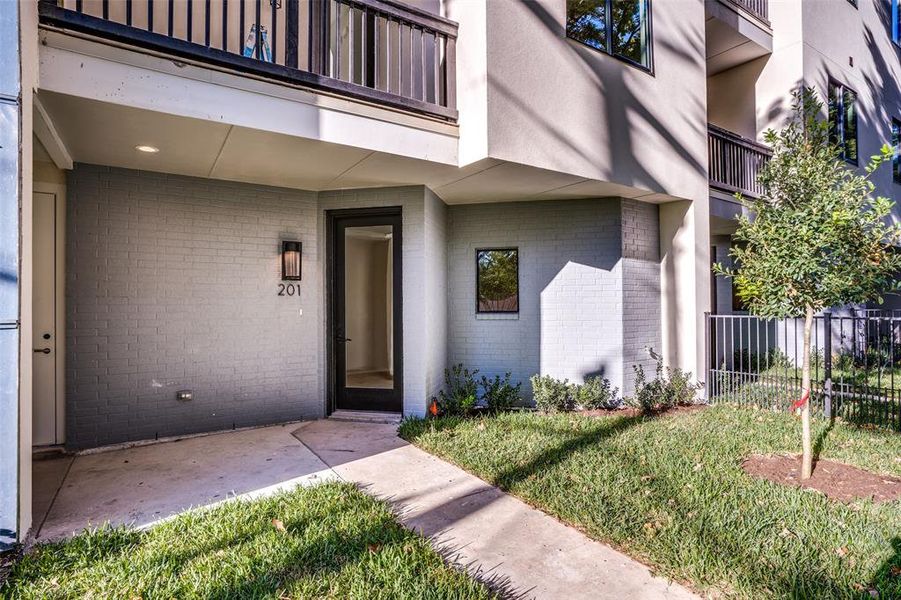 Front exterior of a new home in , Dallas, TX, highlighting curb appeal (Image 2). Front exterior of a new home in , Dallas, TX, highlighting curb appeal (Image 2).