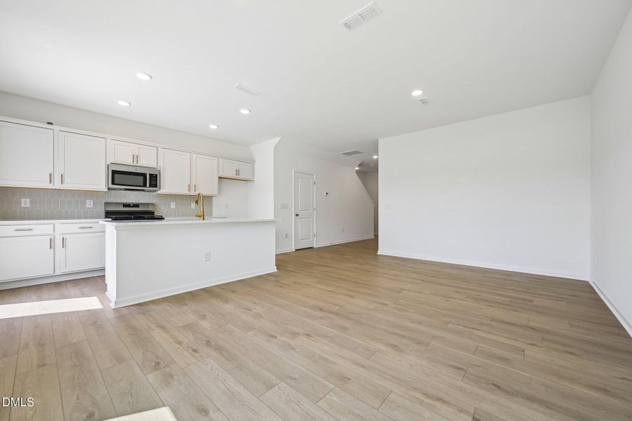 10-web-or-mls-Mirth Ct-S1905-010