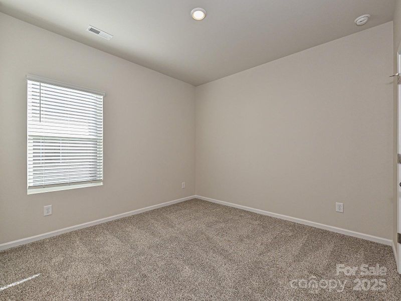 Photo is not of the actual home, but is an inspirational photo of builder’s model home and may depict options, furnishings, and/or decorator features that are not included Photo is not of the actual home, but is an inspirational photo of builder’s model home and may depict options, furnishings, and/or decorator features that are not included