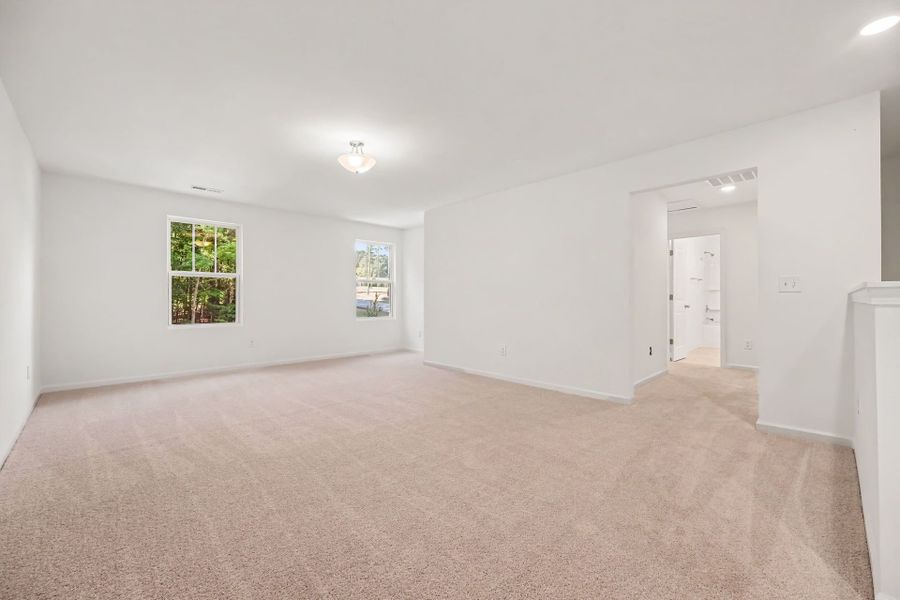 Spacious, unfurnished interior of a new home in Lake Royale, Louisburg (Image 16).