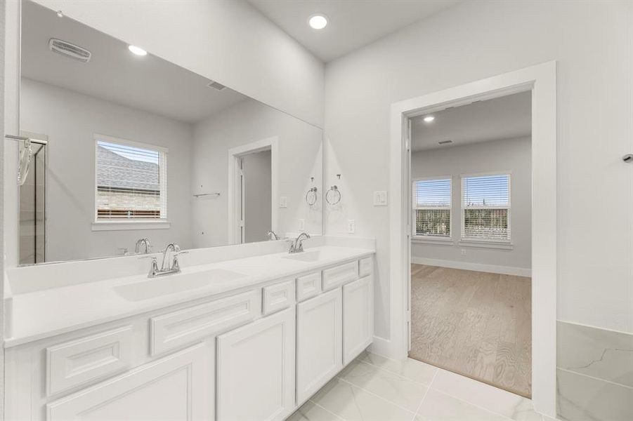 21. 1917 Sapphire - Bath (4) 21. 1917 Sapphire - Bath (4)