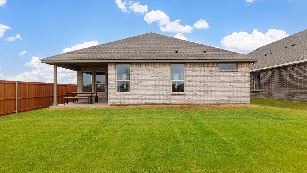 Representative exterior details of a home built from the Portales by D.R. Horton in Morningstar, Aledo (Image 24).