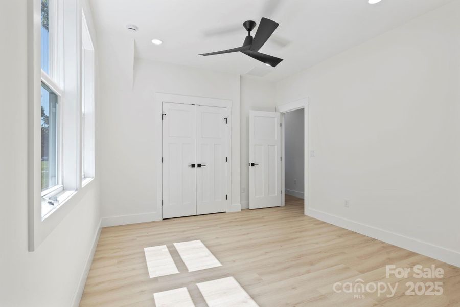 Spacious, unfurnished interior of a new home in , Flat Rock (Image 26).