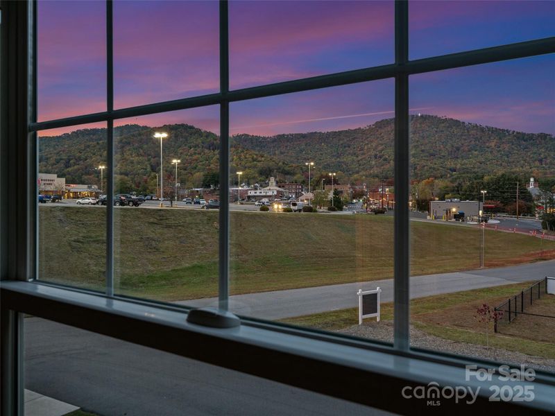Exterior details and patio area of a home in , Burnsville (Image 18).