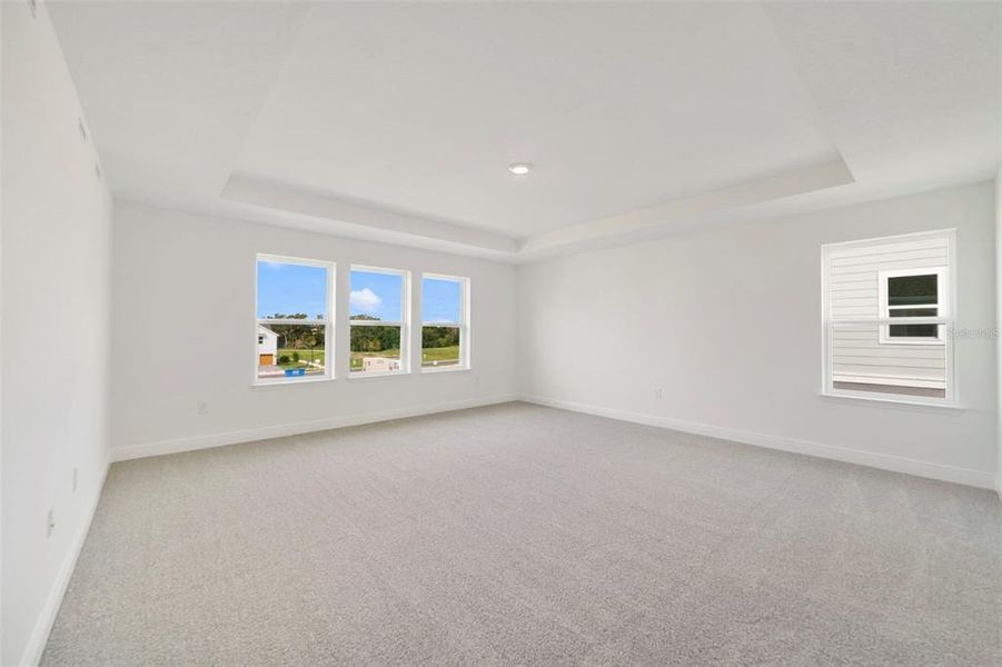 Spacious, unfurnished interior of a new home in Vintner Reserve, Clermont (Image 23).