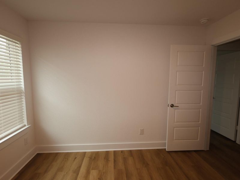 Spacious, unfurnished interior of a new home in Lago Mar, Santa Fe (Image 12).