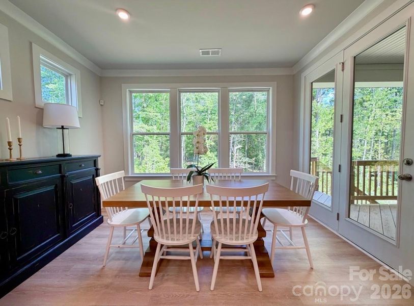 breakfast room surronded by windows