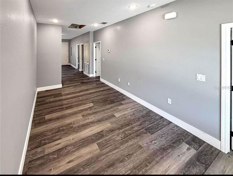 Spacious, unfurnished interior of a new home in , Lake Wales (Image 15).