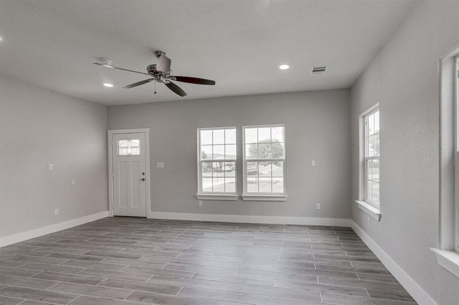 Spacious, unfurnished interior of a new home in , Ferris (Image 20).