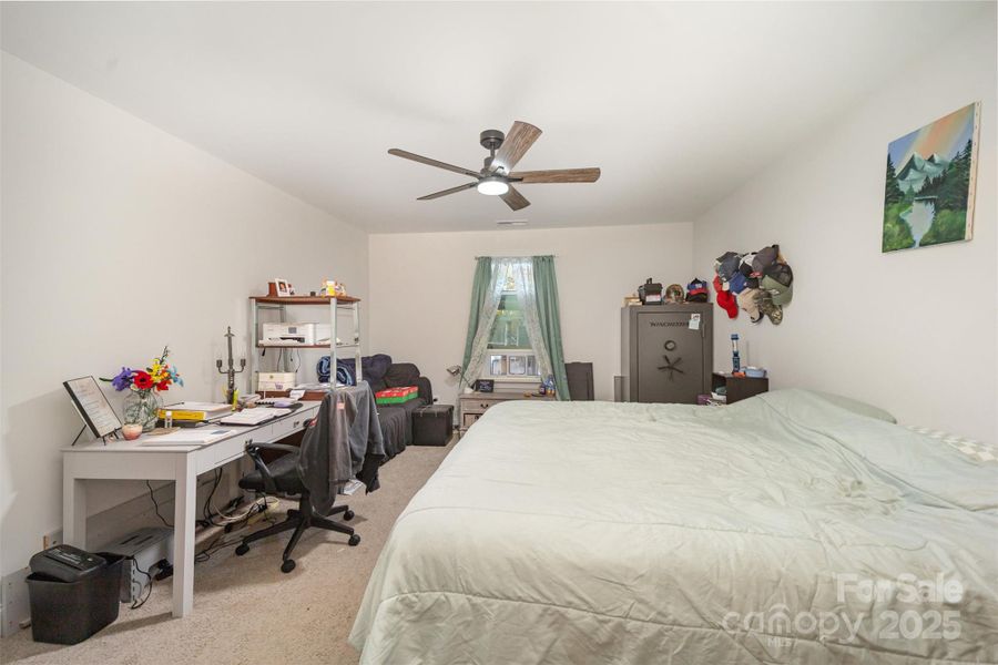 Furnished interior view inside a new home in , Kings Mountain (Image 5).