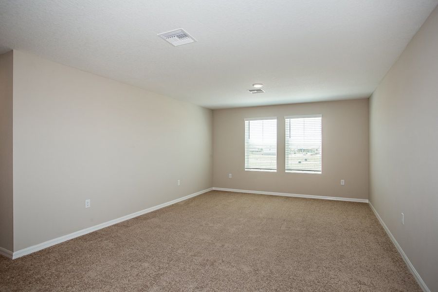 Spacious, unfurnished interior of a new home in Crosswinds, Haines City (Image 17).
